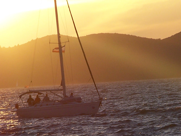 Qigong Retreat Zadar Sonnenuntergang Boot DieterSchütz Und plötzlich bist du WACH - Wenn dein neues Bewusst-Sein dich ins Chaos stürzt